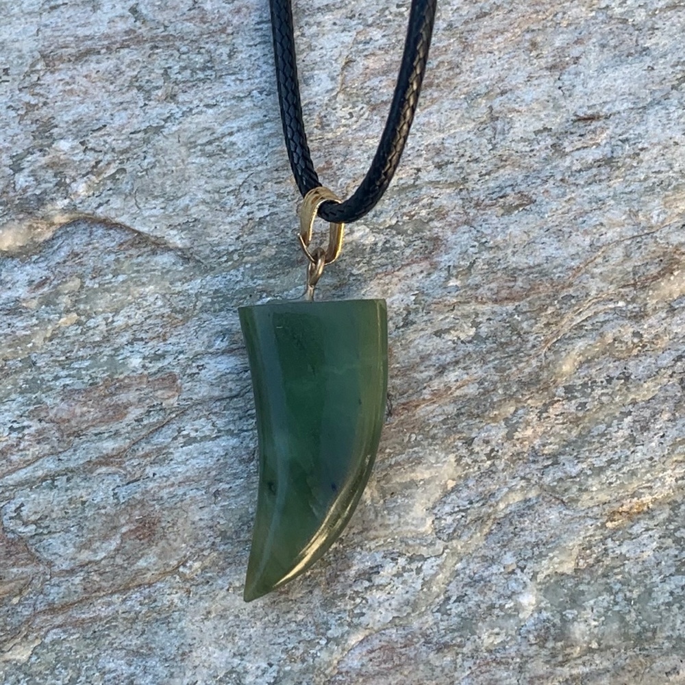 COPY Green Nephrite Jade Stone Tiger Tooth Claw Shark Tooth Pendant Necklace 18” - Picture 2 of 6